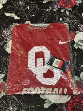 NWT 2014 NIKE DRI-FIT OKLAHOMA UNIVERSITY SOONERS FOOTBALL LEGEND LOGO SHIRT L